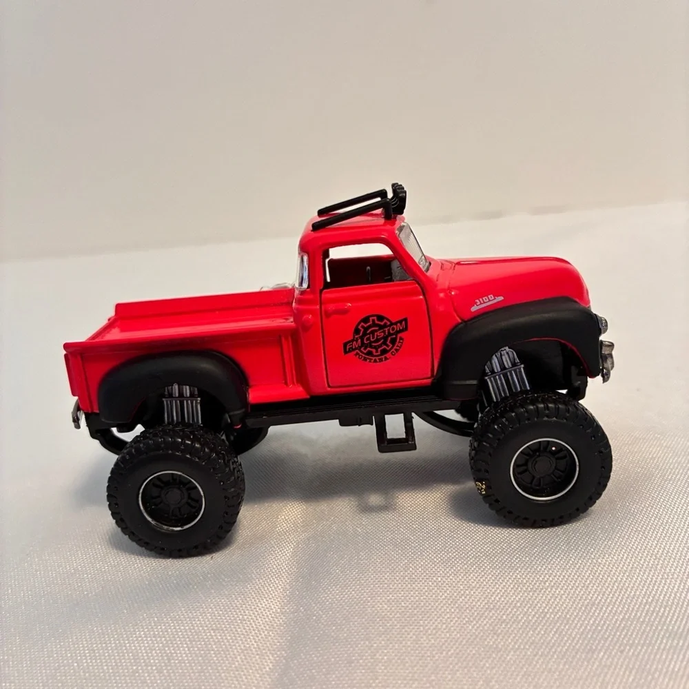 Maisto 1953 Chevrolet 3100 & Ford F-150 XL Diecast Pickup Trucks Set of 2